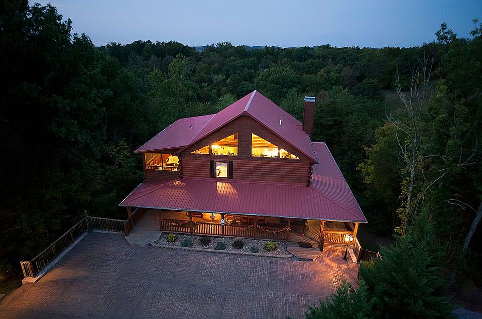 2nd image of 371 Oak Haven Way