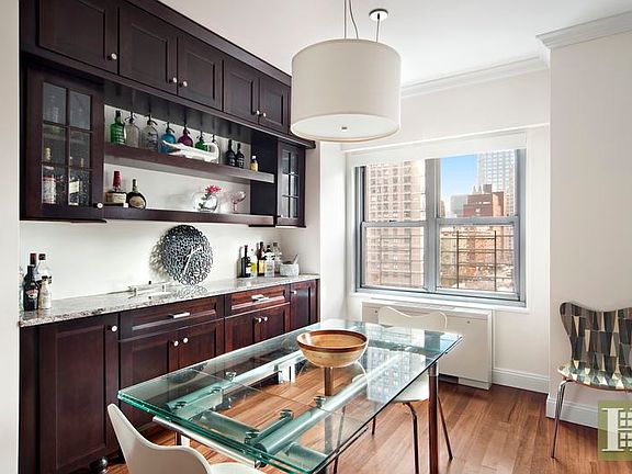 4th image of 360 E 72nd St APT B809
