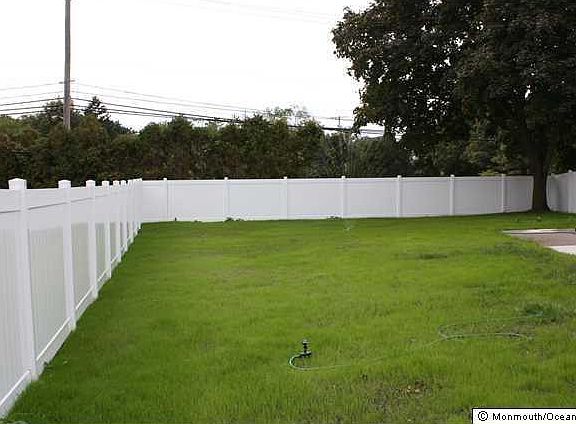 3rd image of 717 Arrow Dr