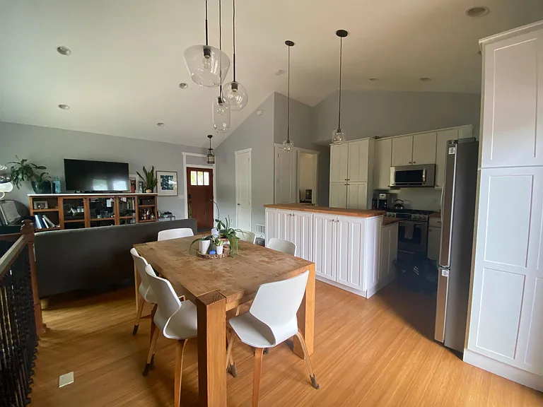 2861 Loma Pl — Photo 3