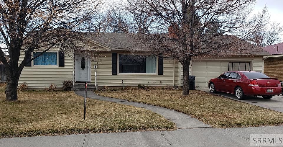 1st image of 925 9th St