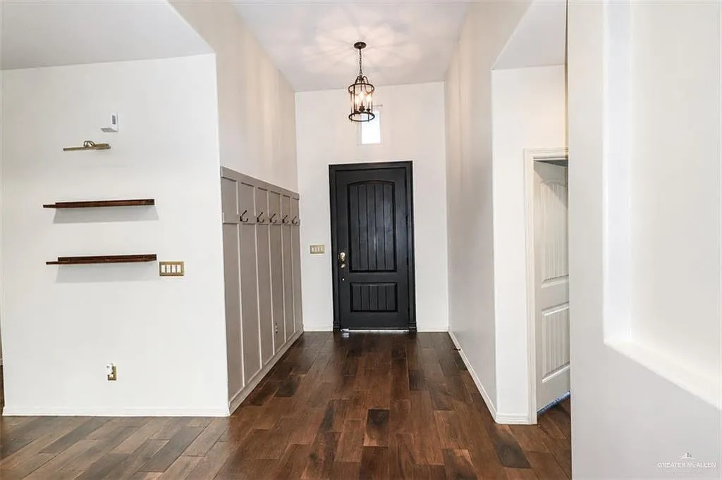 4 bed, 2.5 bath, 1894 sqft, $2,250 — Photo 4