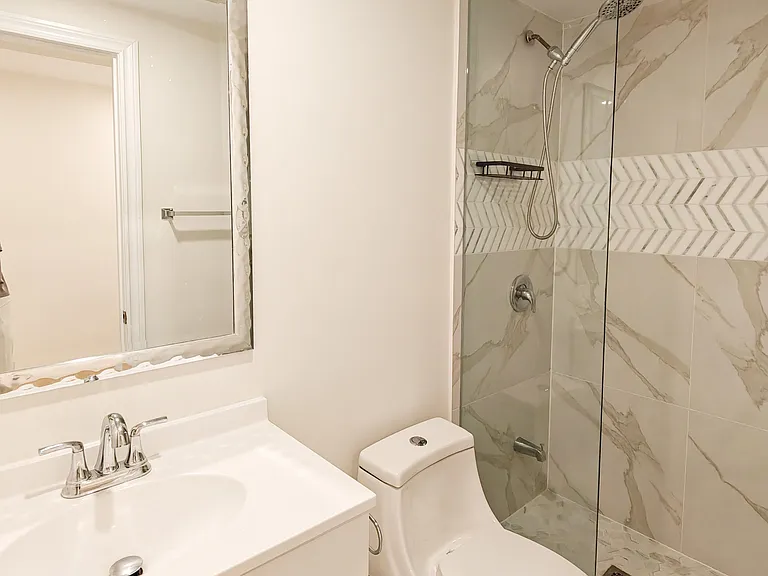598 Crawford St #LOWER — Photo 9