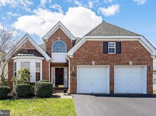15 Honeysuckle Dr, Manahawkin, NJ 08050