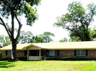 1423 Thornton Rd, Huntington, TX 75949