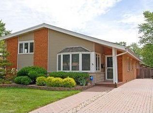 8925 Oak Park Ave, Morton Grove, IL 60053