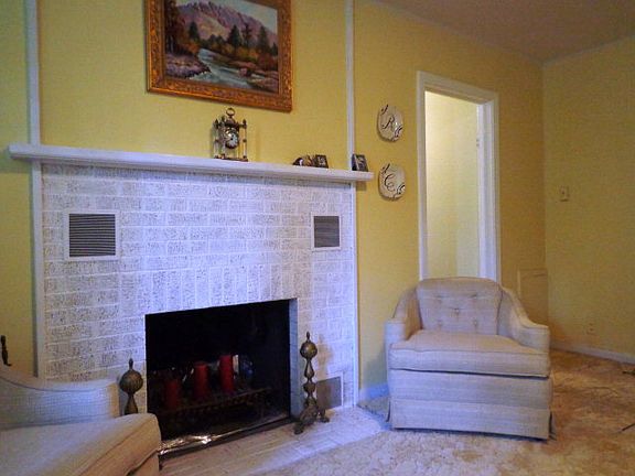 2nd image of 106 W Peach St