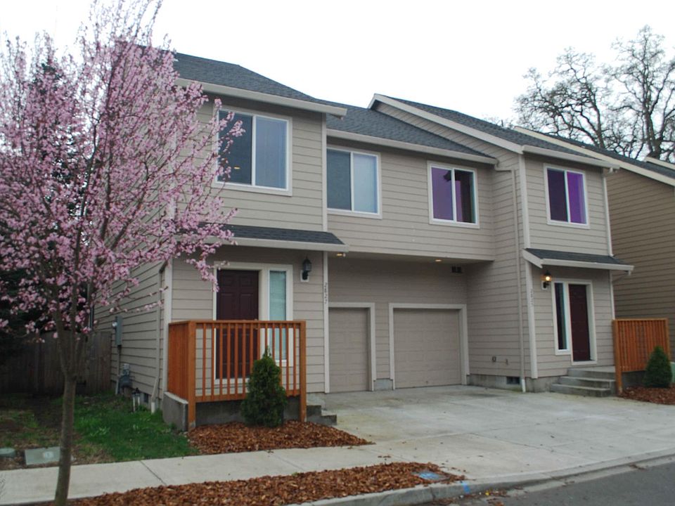 Front of 2827 and 2825 Townhomes