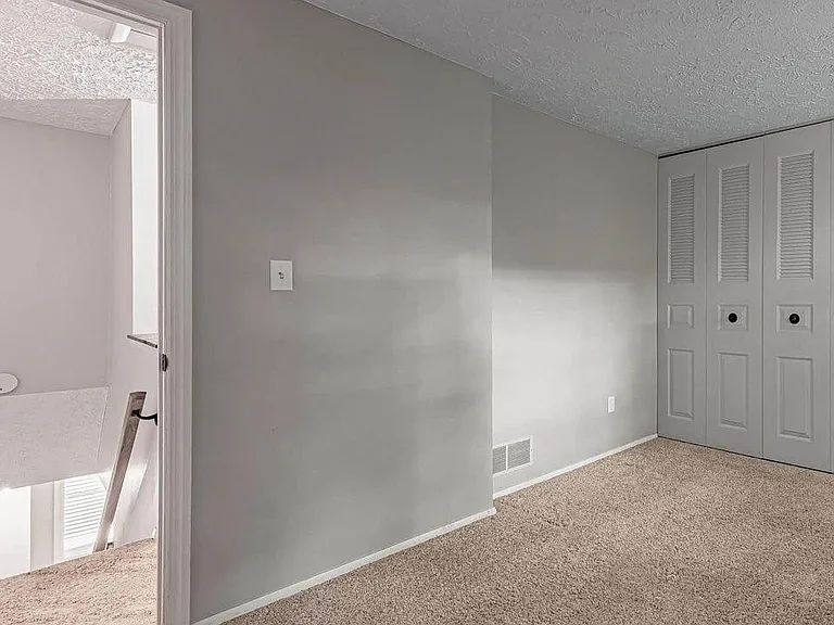 338 Huntingdon Ave — Photo 5