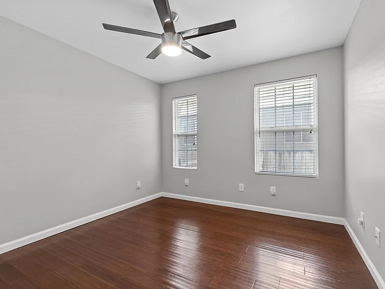 2321 E 5th St — Photo 15