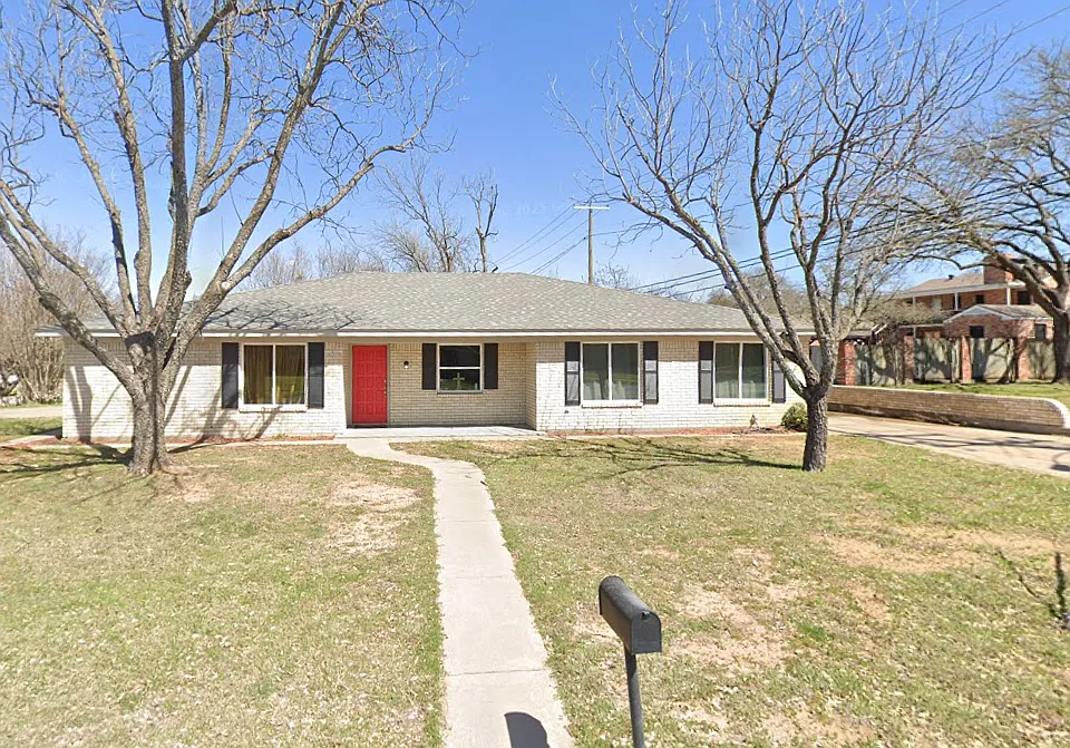 605 S Ridgeway Dr