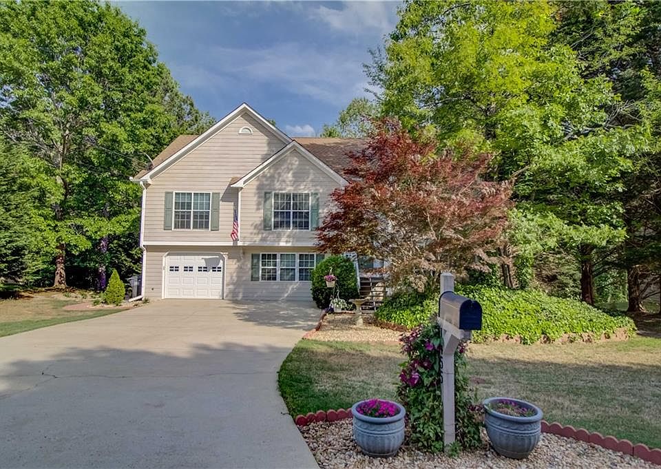 1st image of 1455 Chalet Cir