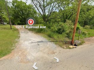 121 E Railroad Ave, Byhalia, MS 38611
