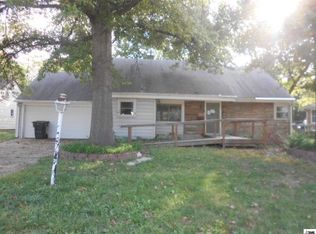 2146 SW Indian Trl, Topeka, KS 66614