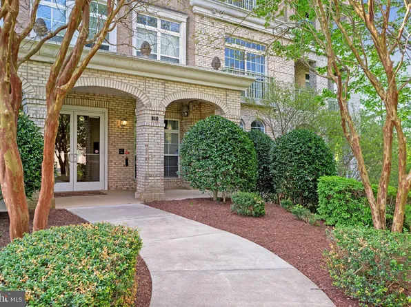 810 Belmont Bay Dr APT 101, Woodbridge, VA 22191