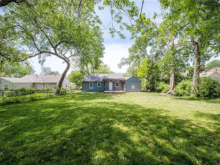 5227 Riggs St — Photo 18