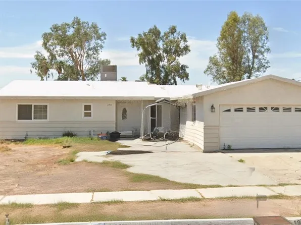 1911 Smoketree Dr, El Centro, CA 92243