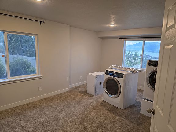 4th image of 3238 S Tytus Ln
