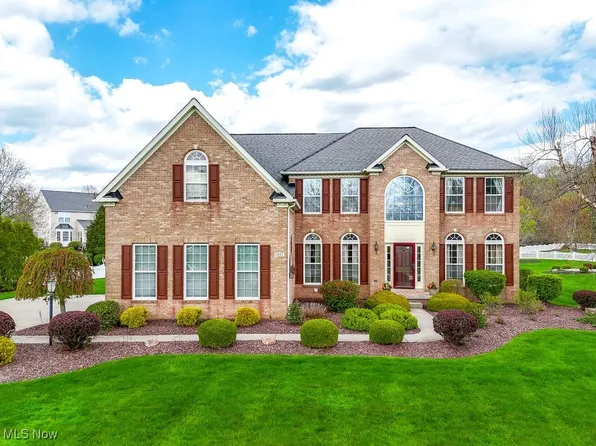 2887 Abrams Dr, Twinsburg, OH 44087