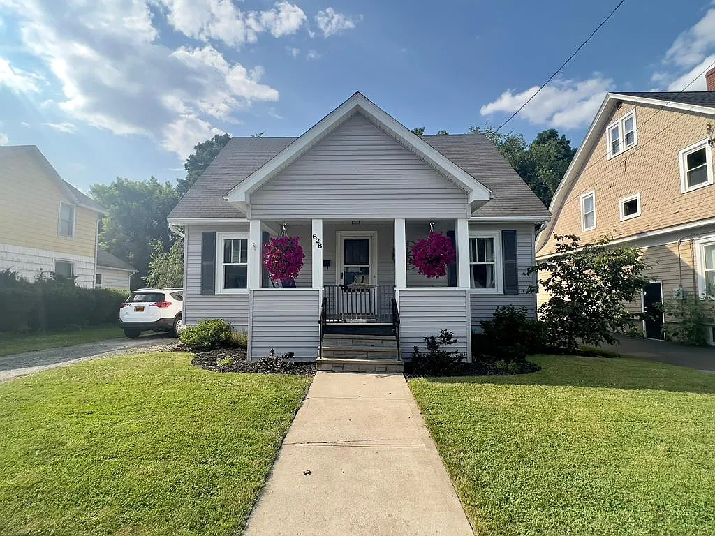 628 Reynolds St photo 1