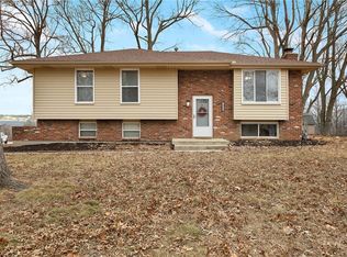 1620 SE Manor Pl, Blue Springs, MO 64014