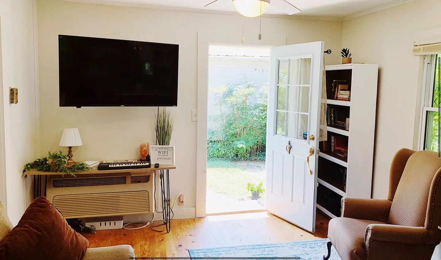 1 bed, 700 sqft, $1,100 — Photo 2
