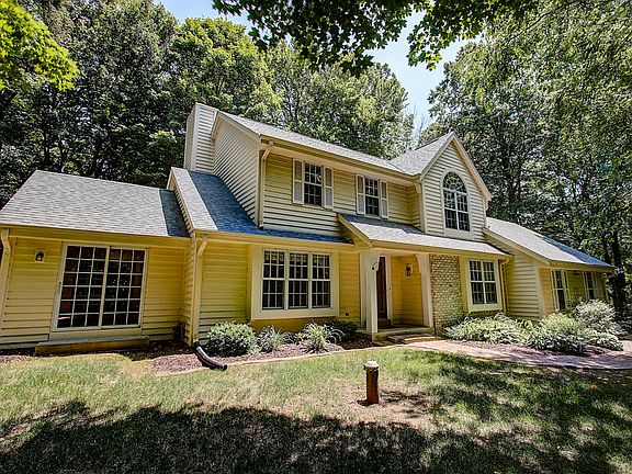 2nd image of 4436 Honeywood Ln