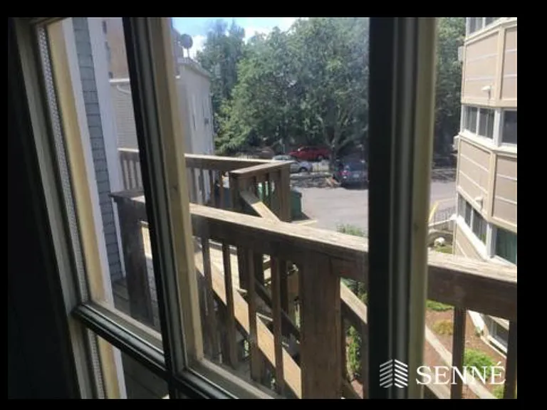 340 Franklin St #2 — Photo 8