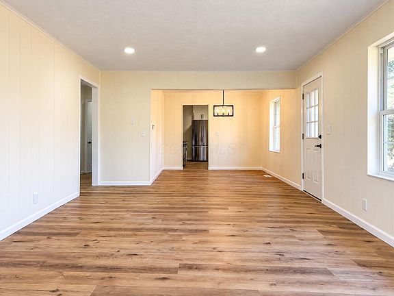 3rd image of 254 Riggenbach Hill Rd