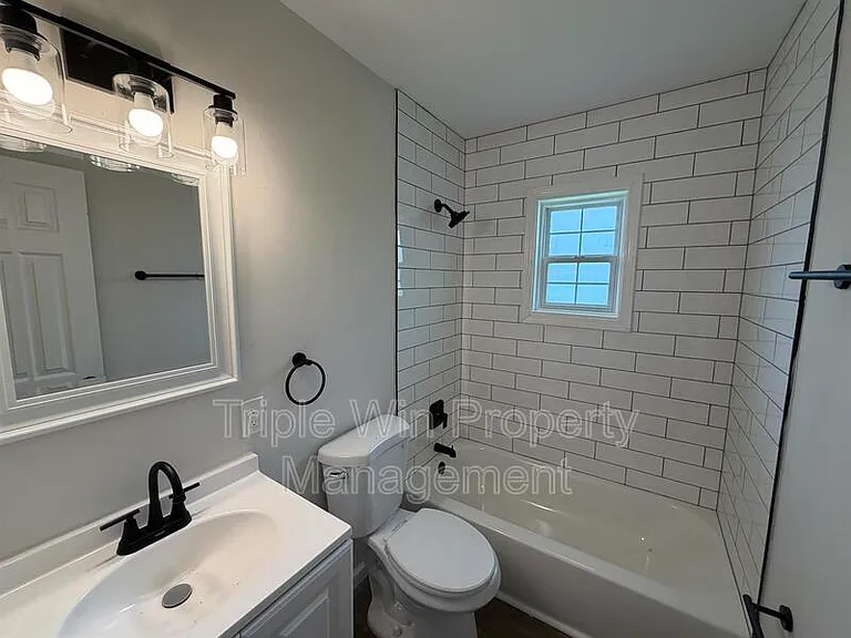 1315 Bobolink Dr — Photo 21