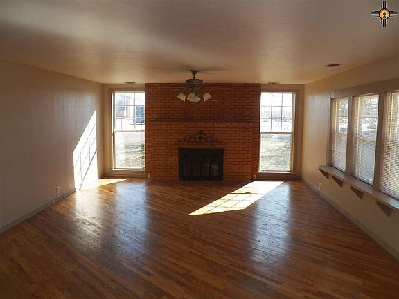 5th image of 1400 S Globe Ave