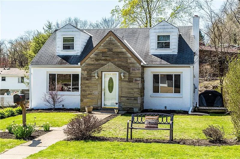 225 Bernardi Dr photo 1