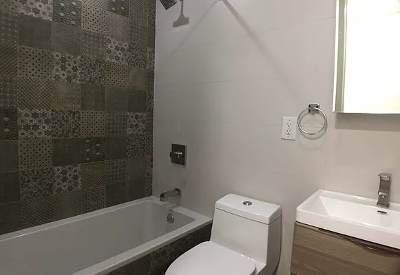 Rented by Evergreen Realty & Investments | media 30