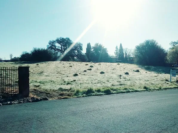 8050 Country Trail Dr, Orangevale, CA 95662