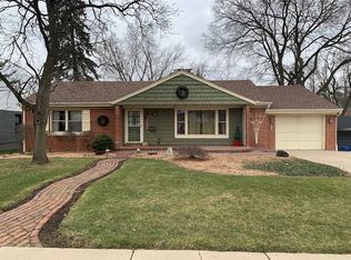 52 Bonnie Ln, Clarendon Hills, IL 60514