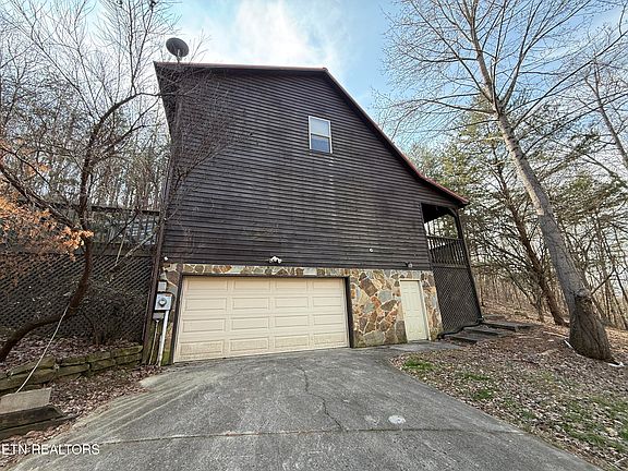 5th image of 10560 Pleasant Hollow Rd