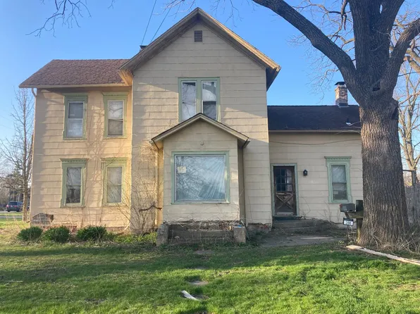 288 W Commercial Ave, Lowell, IN 46356