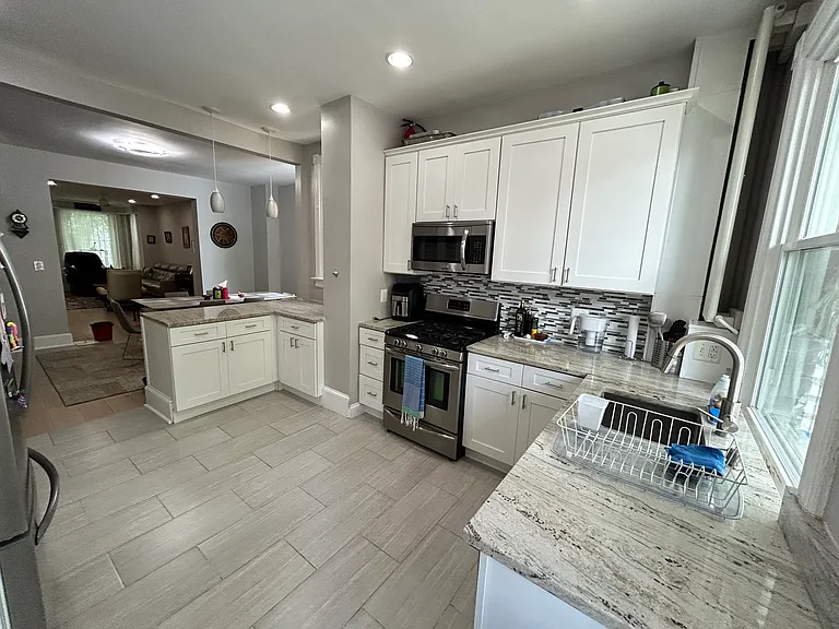 1631 Monroe St NW — Photo 8