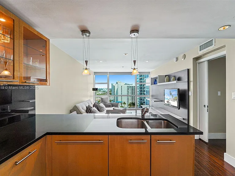6801 Collins Ave #1214-DOOR1203 — Photo 5