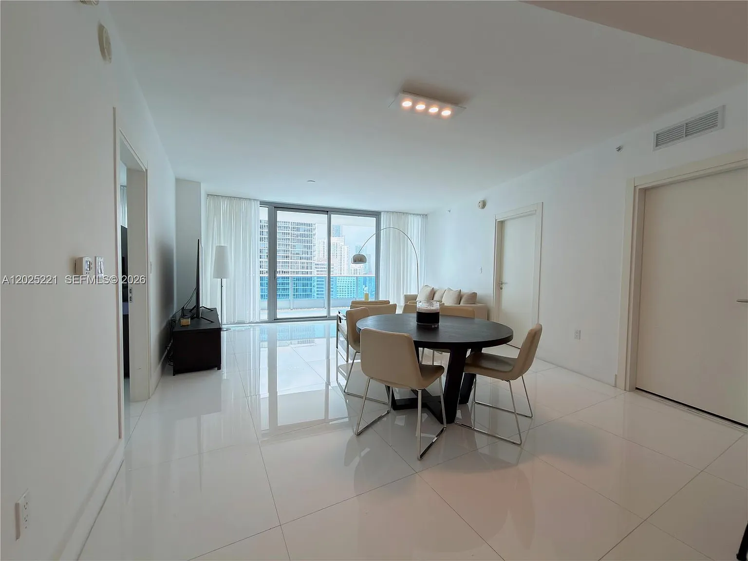 Epic West Condo — Photo 2