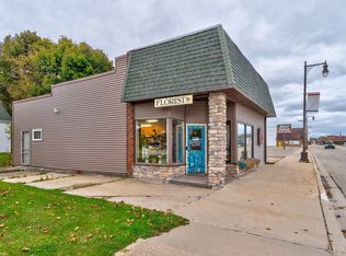 176 River St, Manistique, MI 49854