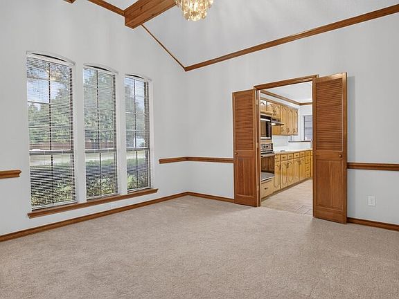4th image of 1013 Alamo Dr