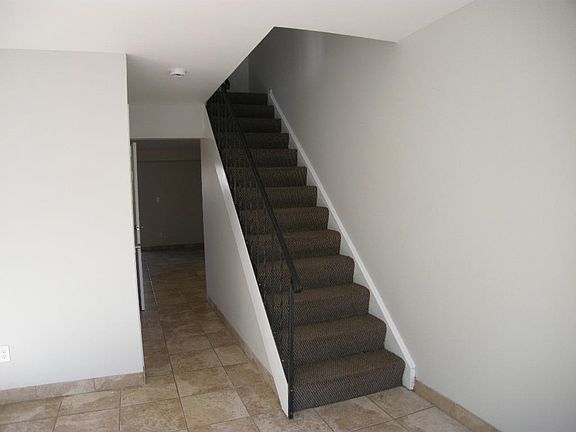 3rd image of 136 Hill Cres #136
