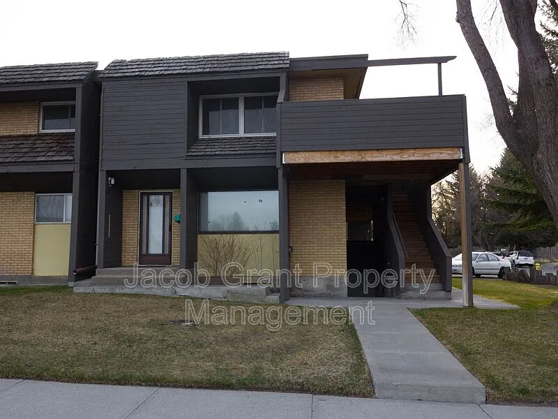 2 bed, 1.5 bath, 1250 sqft, $1,095 — Photo 1