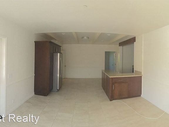 3rd image of 1007 Olive St #3727469