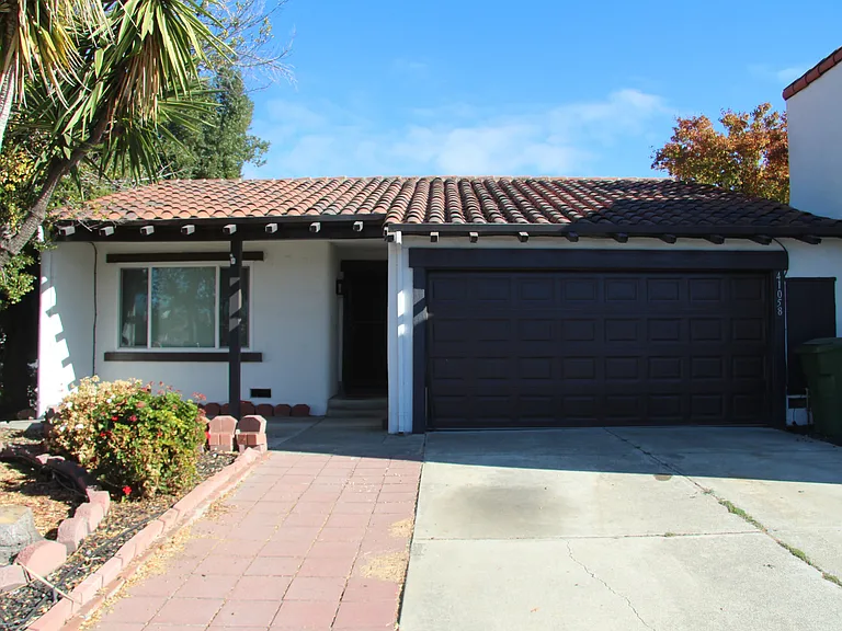 41058 Bairo Ct — Photo 1
