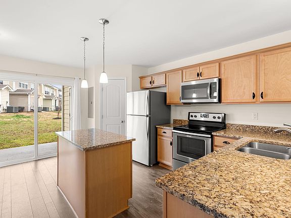 5th image of 125 Cobblestone Place Dr