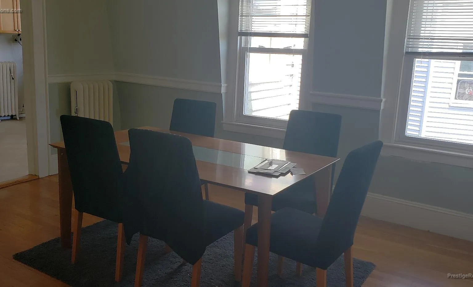 3 bed, 1.0 bath, 1200 sqft, $3,000 — Photo 2