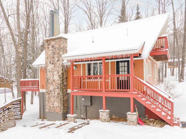 102 Big Bear Rd, Iron River, MI 49935