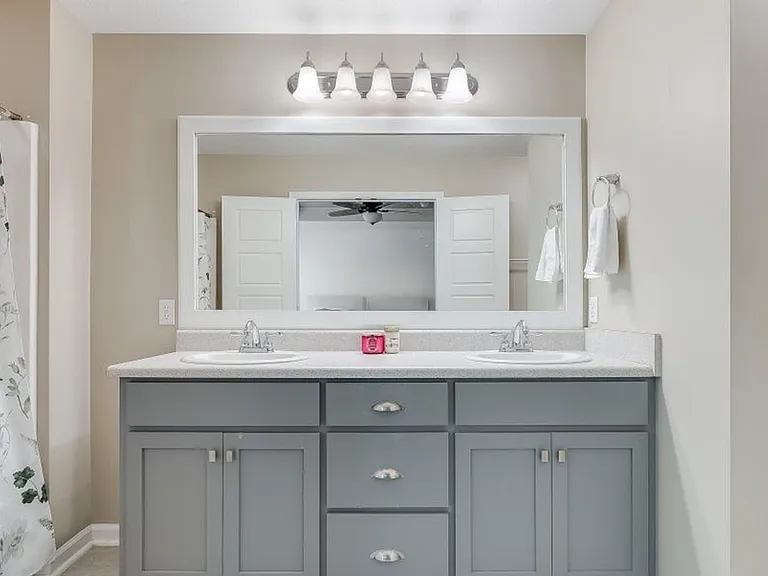 7228 Quail Hollow Dr — Photo 10